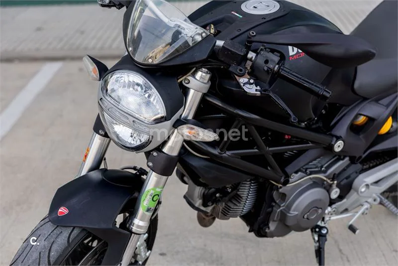 Ducati Monster 696 – Vista 2