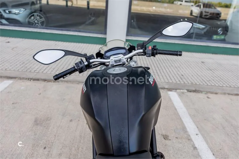 Ducati Monster 696 – Vista 13