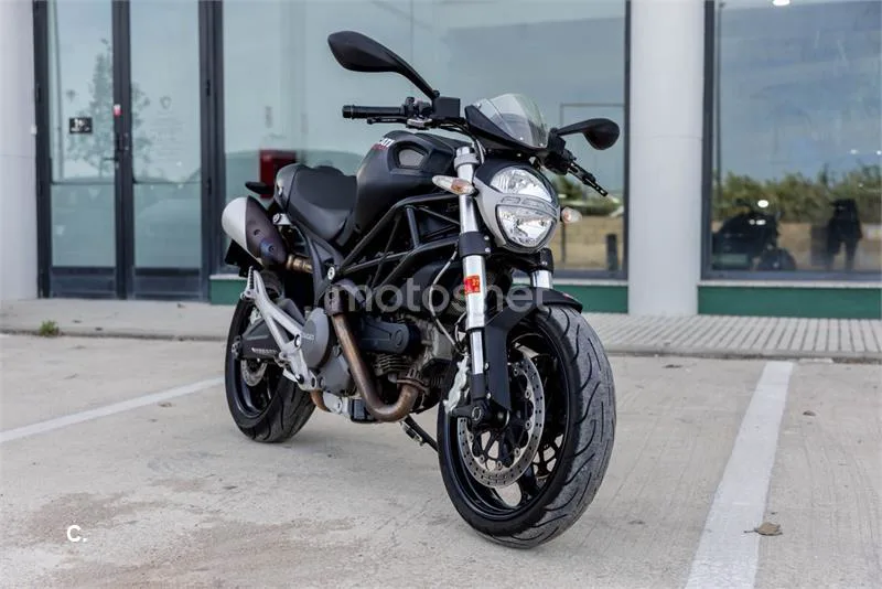 Ducati Monster 696 – Vista 3
