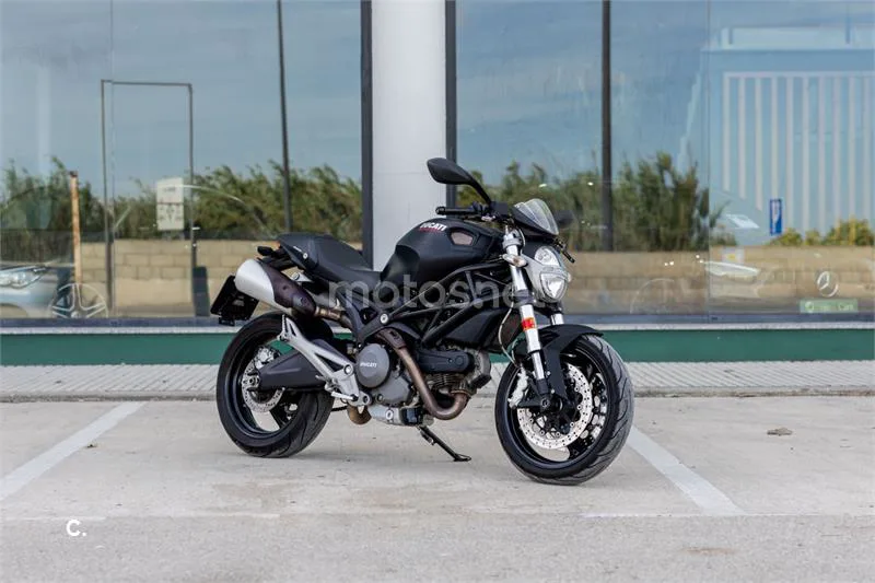 Ducati Monster 696 – Vista 4