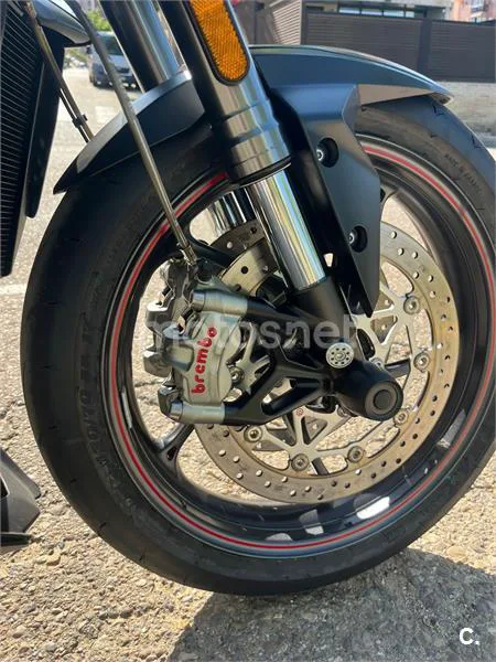 Triumph Street Triple – Vista 4