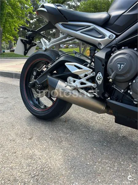 Triumph Street Triple – Vista 6