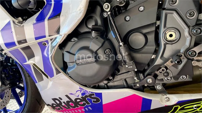 Yamaha R7 – Vista 9