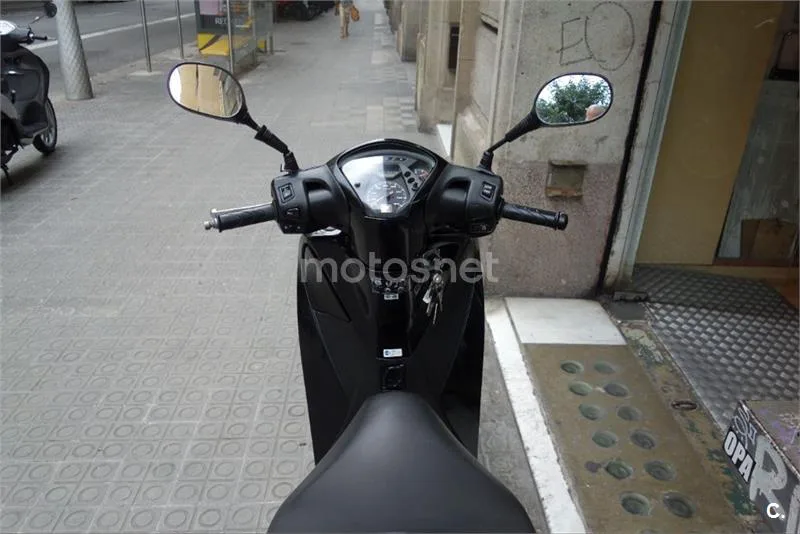 Honda SH 125i – Vista 8