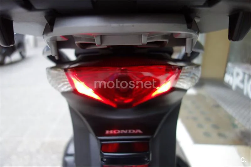 Honda SH 125i – Vista 9
