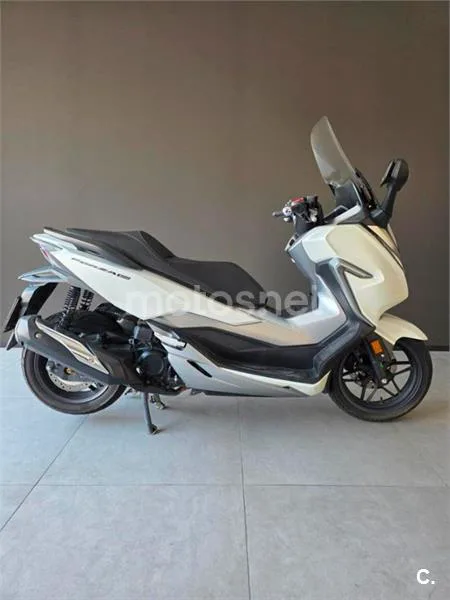 Honda Forza – Vista 3