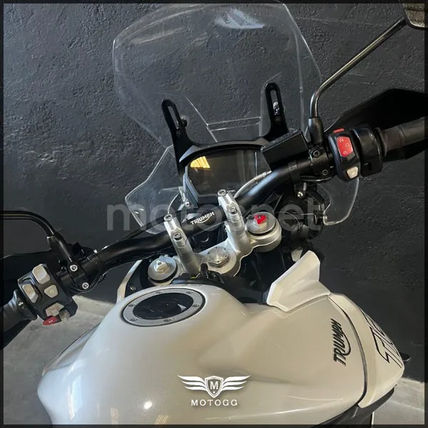 Triumph Tiger 800 XC – Vista 9