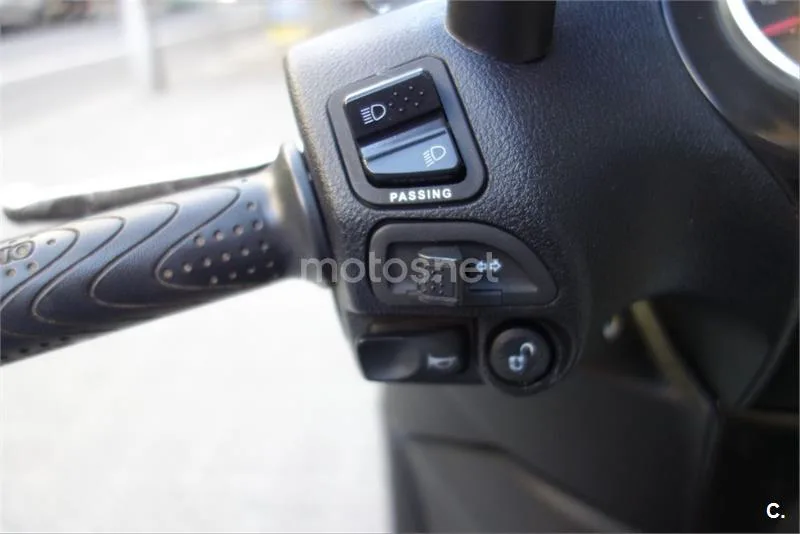 Piaggio Beverly 300 – Vista 12