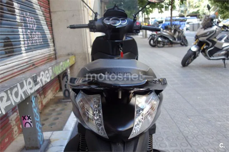 Piaggio Beverly 300 – Vista 4