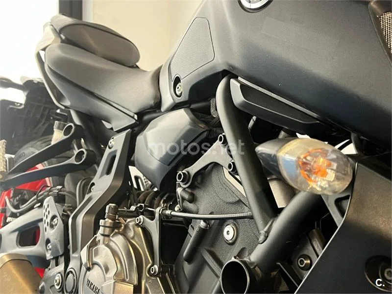 Yamaha MT-07 – Vista 25