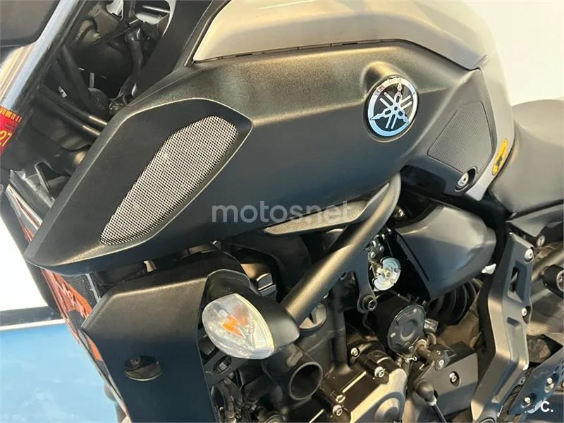 Yamaha MT-07 – Vista 30
