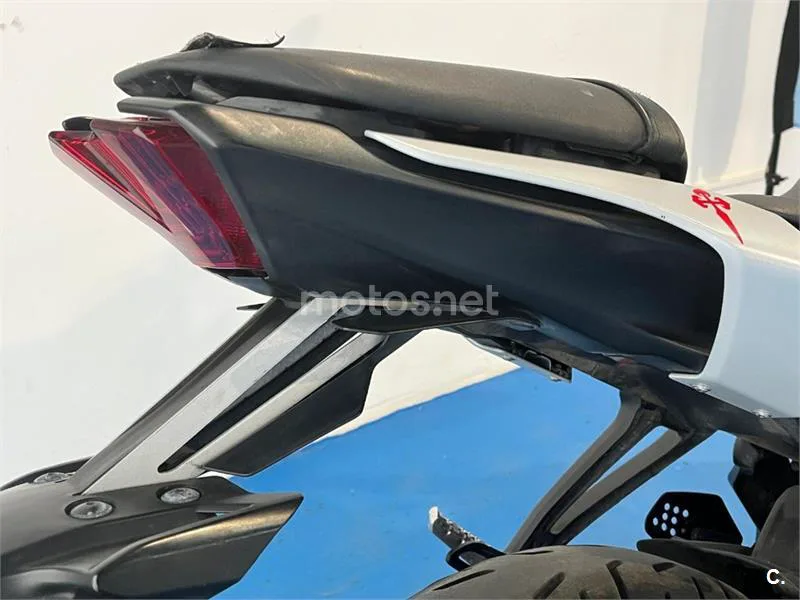 Yamaha MT-07 – Vista 32