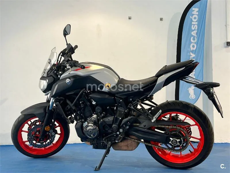 Yamaha MT-07 – Vista 40