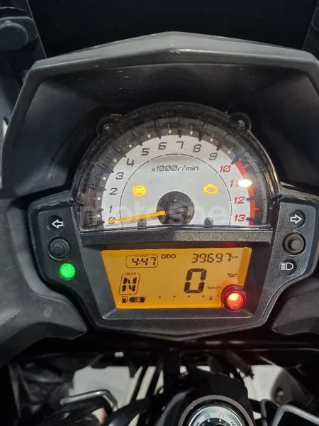 Kawasaki Versys – Vista 11