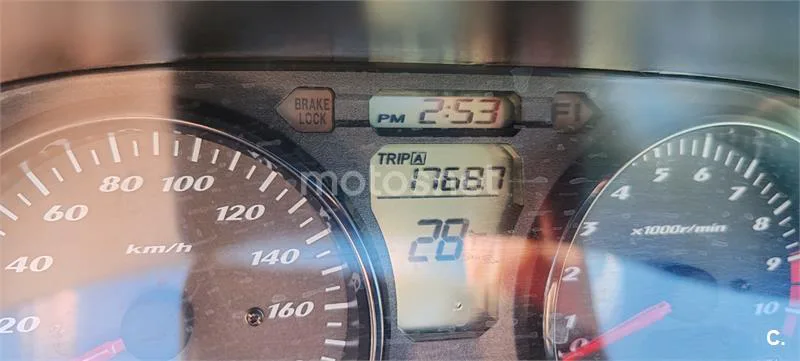 Suzuki Burgman 400 – Vista 13