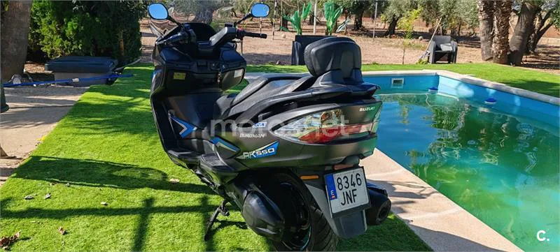 Suzuki Burgman 400 – Vista 18