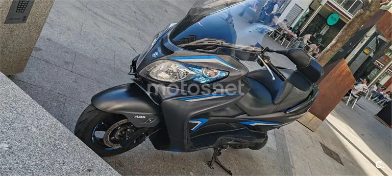 Suzuki Burgman 400 – Vista 23