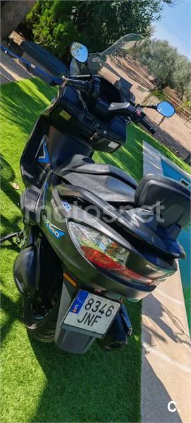 Suzuki Burgman 400 – Vista 8