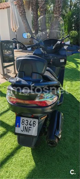 Suzuki Burgman 400 – Vista 9