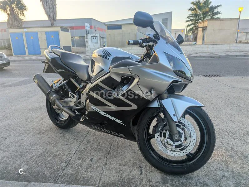Honda CBR 600F – Vista 4