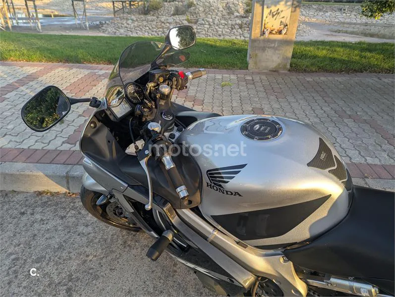 Honda CBR 600F – Vista 8