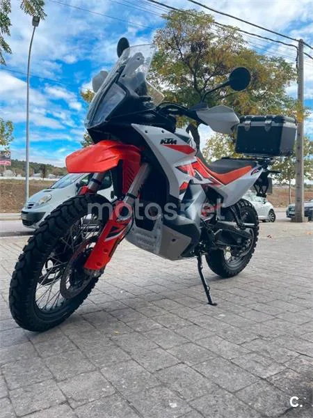 KTM 890 – Vista 7