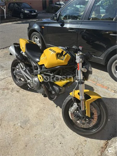 Ducati Monster 696 – Vista 4