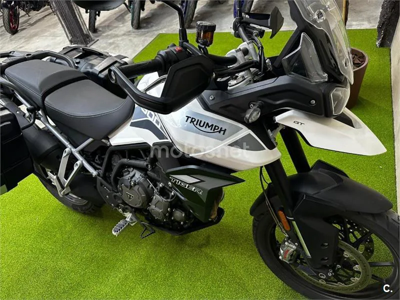 Triumph Tiger 900 – Vista 7