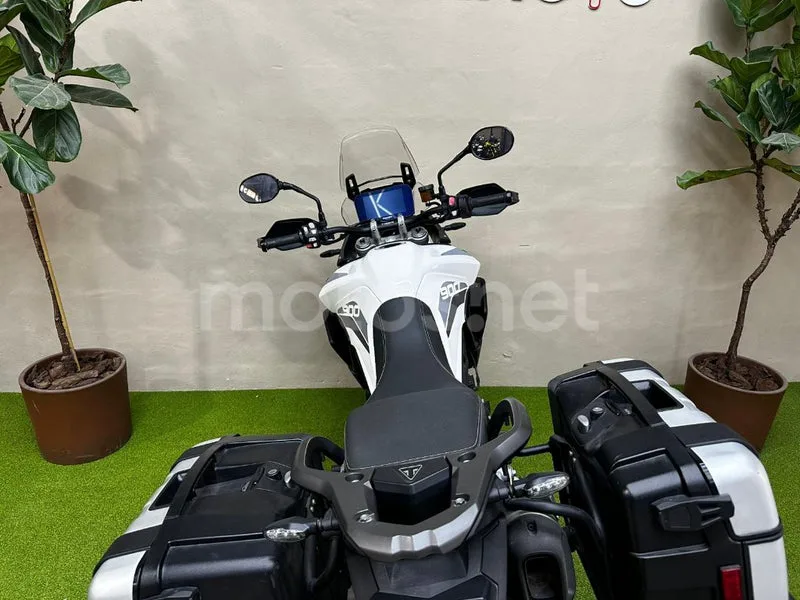 Triumph Tiger 900 - Vista 10