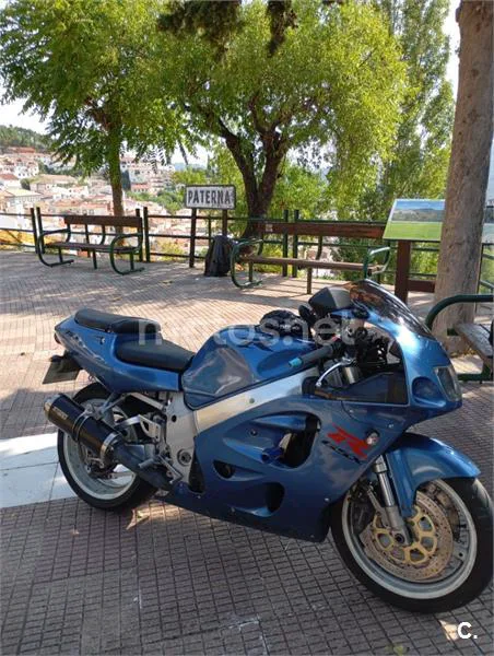 Suzuki GSX-R750 – Vista 5