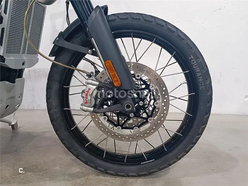 Triumph Scrambler 1200 – Vista 13