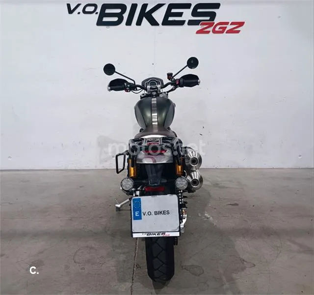 Triumph Scrambler 1200 – Vista 24