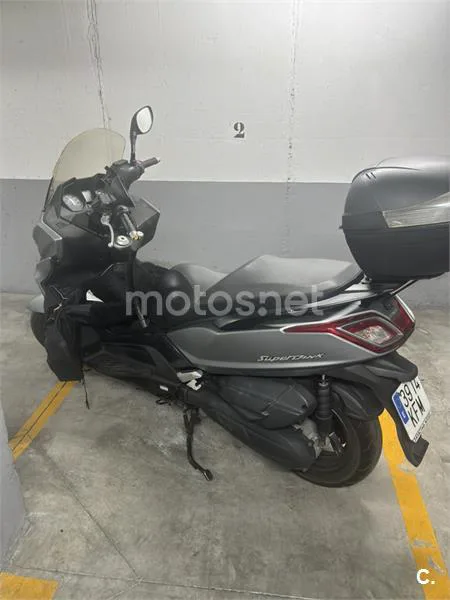 Kymco Super Dink 125 – Vista 3