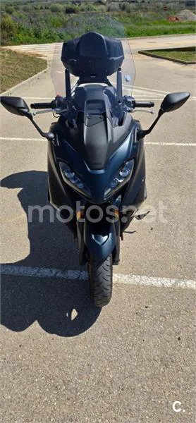 Yamaha TMAX – Vista 4