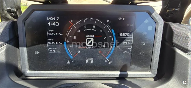 Yamaha TMAX – Vista 6