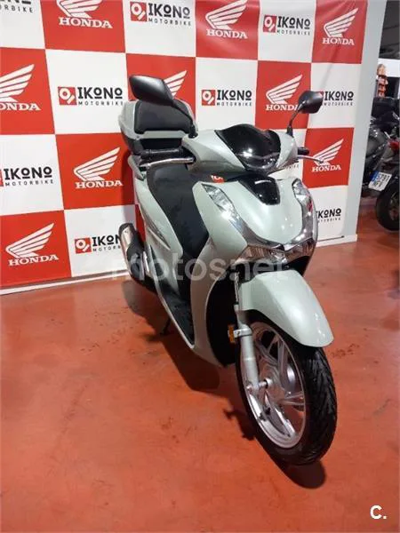 Honda SH 125i – Vista 6