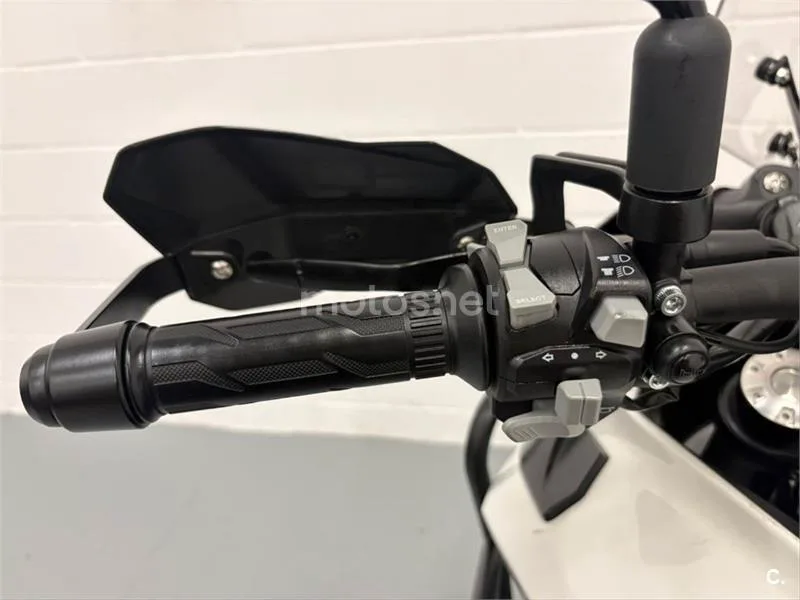 Benelli TRK 702 X – Vista 11