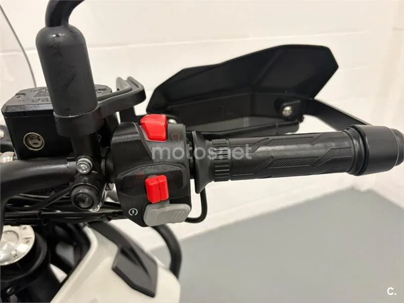 Benelli TRK 702 X – Vista 12