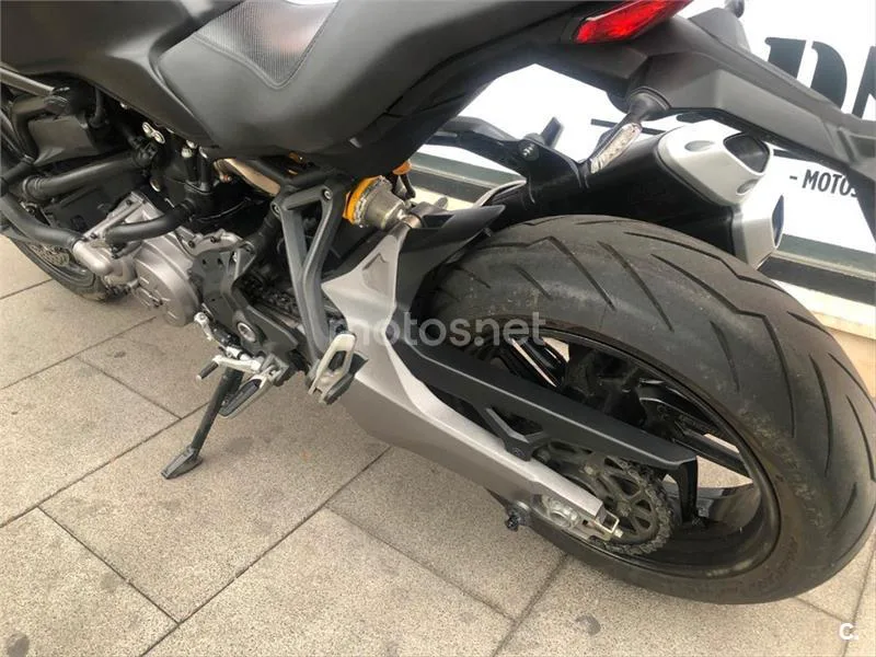 Ducati Monster 821 – Vista 14