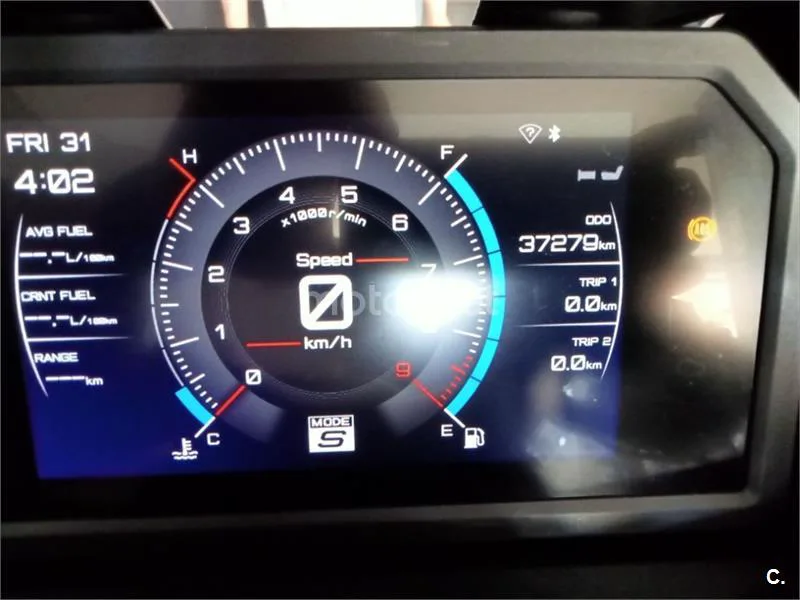 Yamaha TMAX – Vista 9