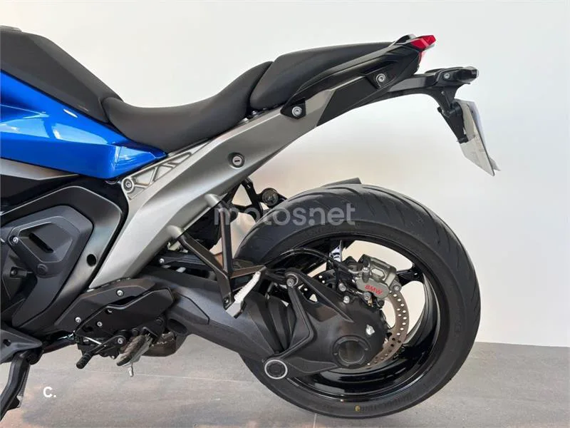 BMW R 1300 R – Vista 8