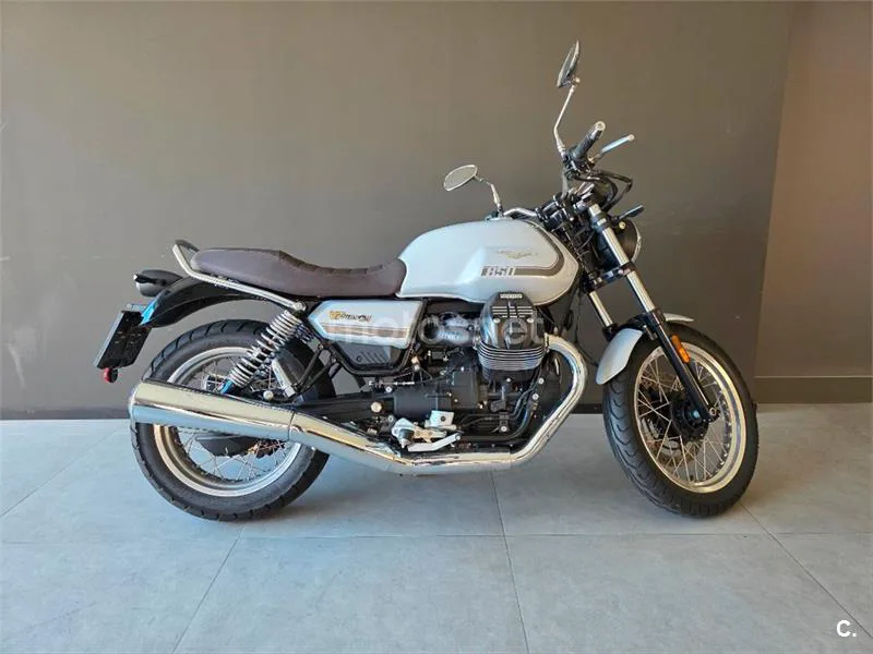 Moto Guzzi V7 – Vista 3