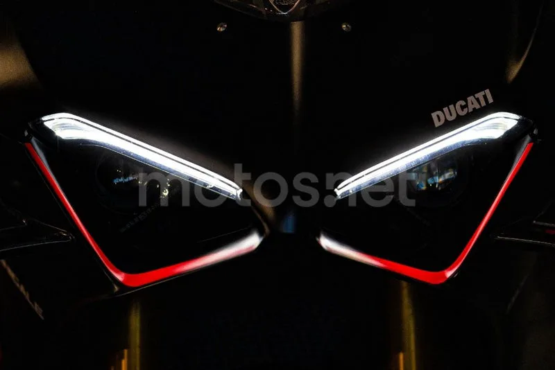Ducati Panigale V4 - Vista 11