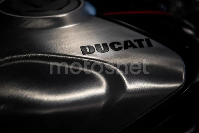 Ducati Panigale V4 - Vista 13