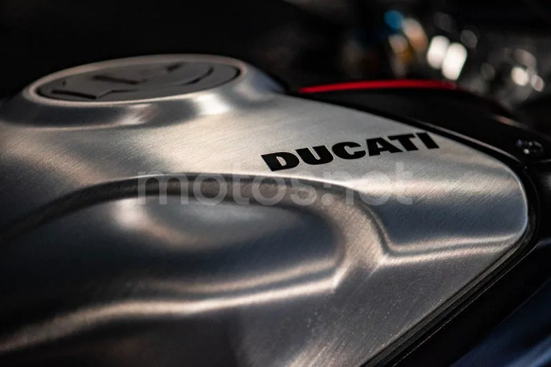 Ducati Panigale V4 - Vista 5