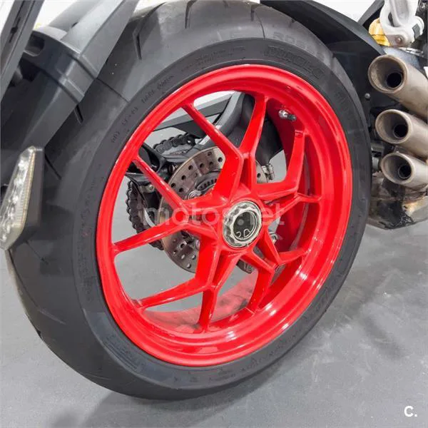 MV Agusta Rivale 800 – Vista 11