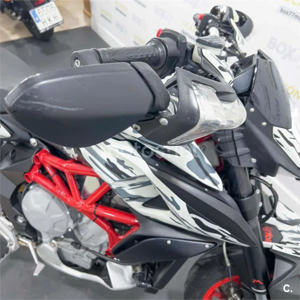 MV Agusta Rivale 800 – Vista 17