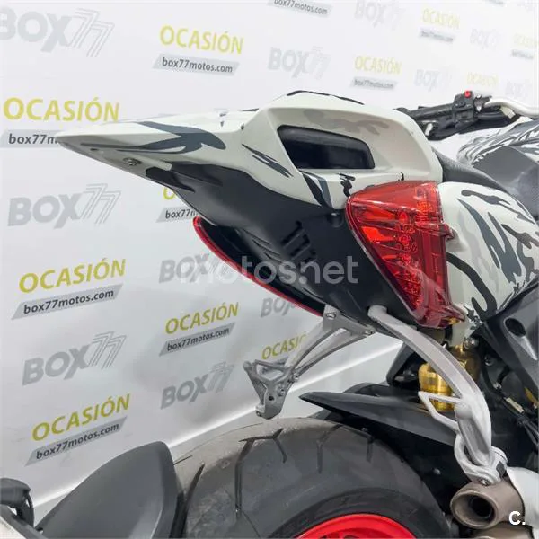 MV Agusta Rivale 800 – Vista 21