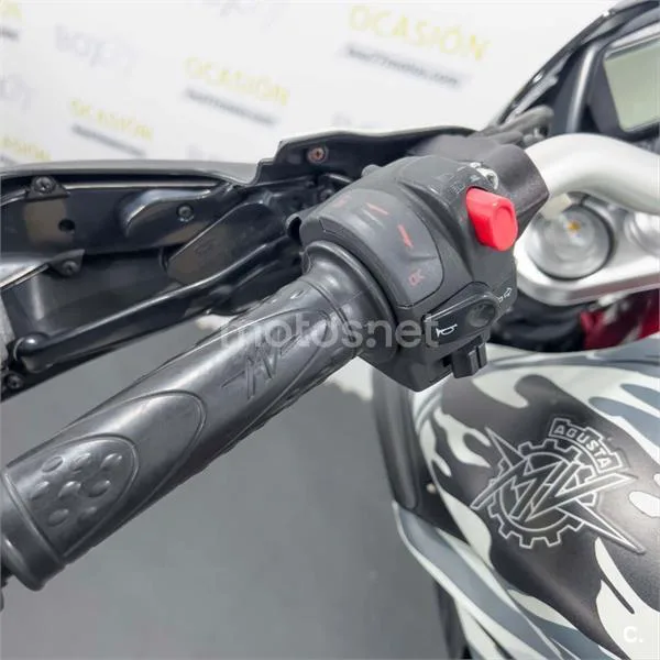 MV Agusta Rivale 800 – Vista 9