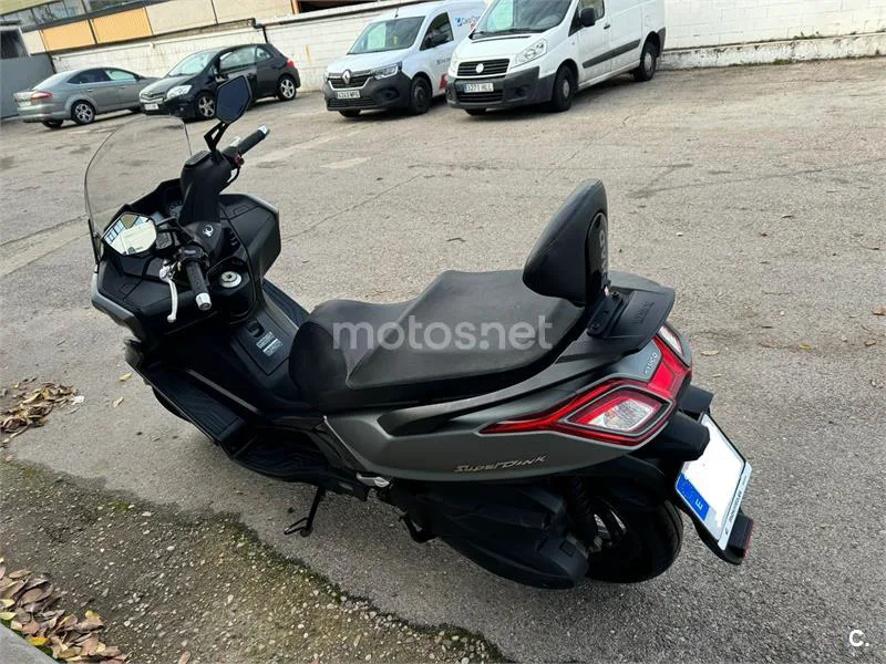 Kymco Super Dink 350i – Vista 5